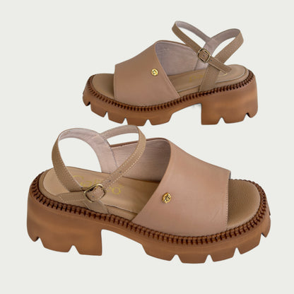 Sandalias en cuero capuchino Ref: P332ZCAP