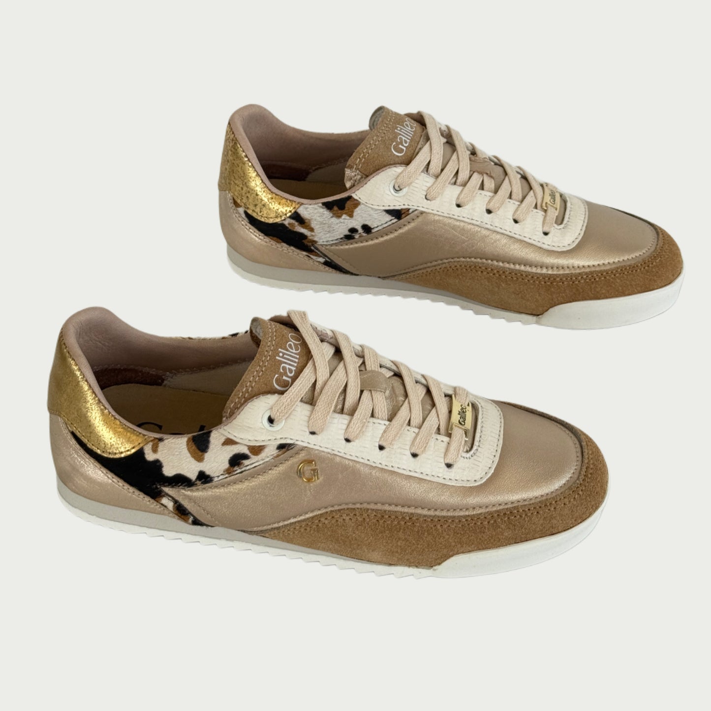 Tenis en cuero dorado x animal print Ref: Ema