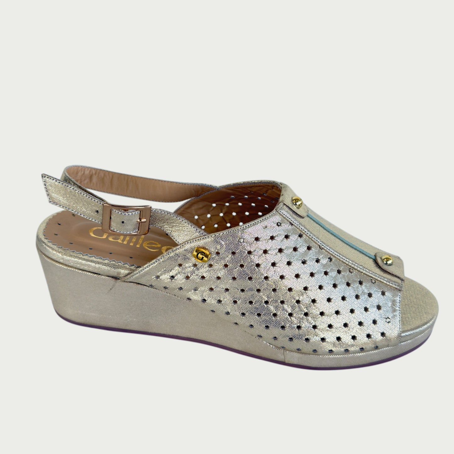 Sandalias en cuero dorado Ref: E128MPOR