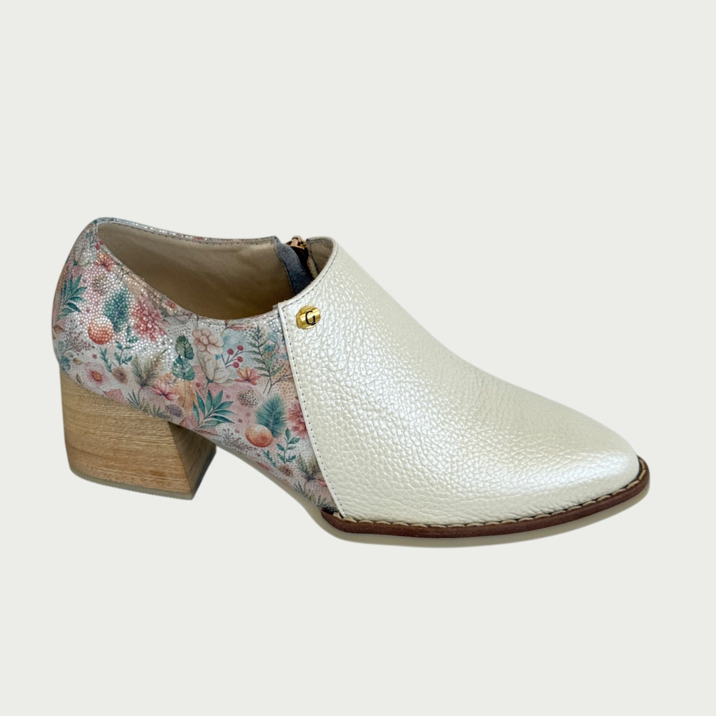 Botin en cuero beige x flores plata Ref: B6ZPTAL