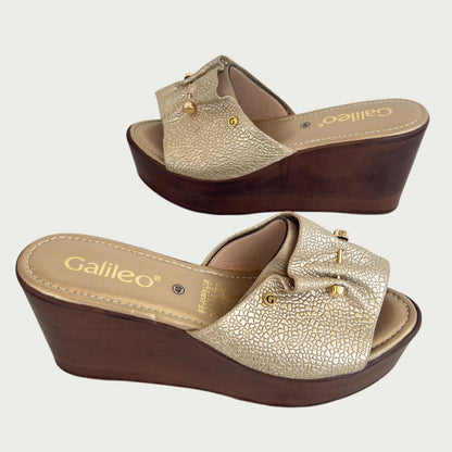 Sandalias en cuero dorado Ref: 806MOD