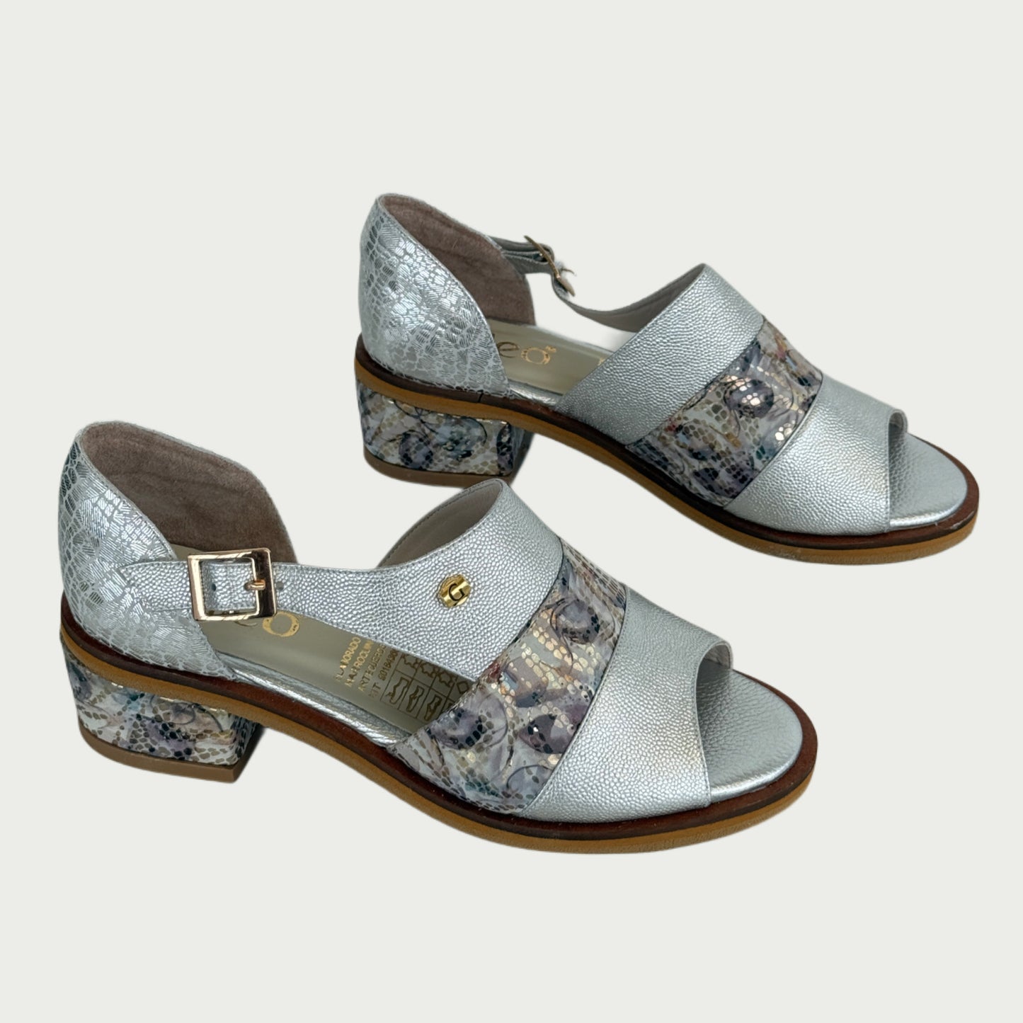 Sandalias en cuero plateado Ref: PMA952WPL