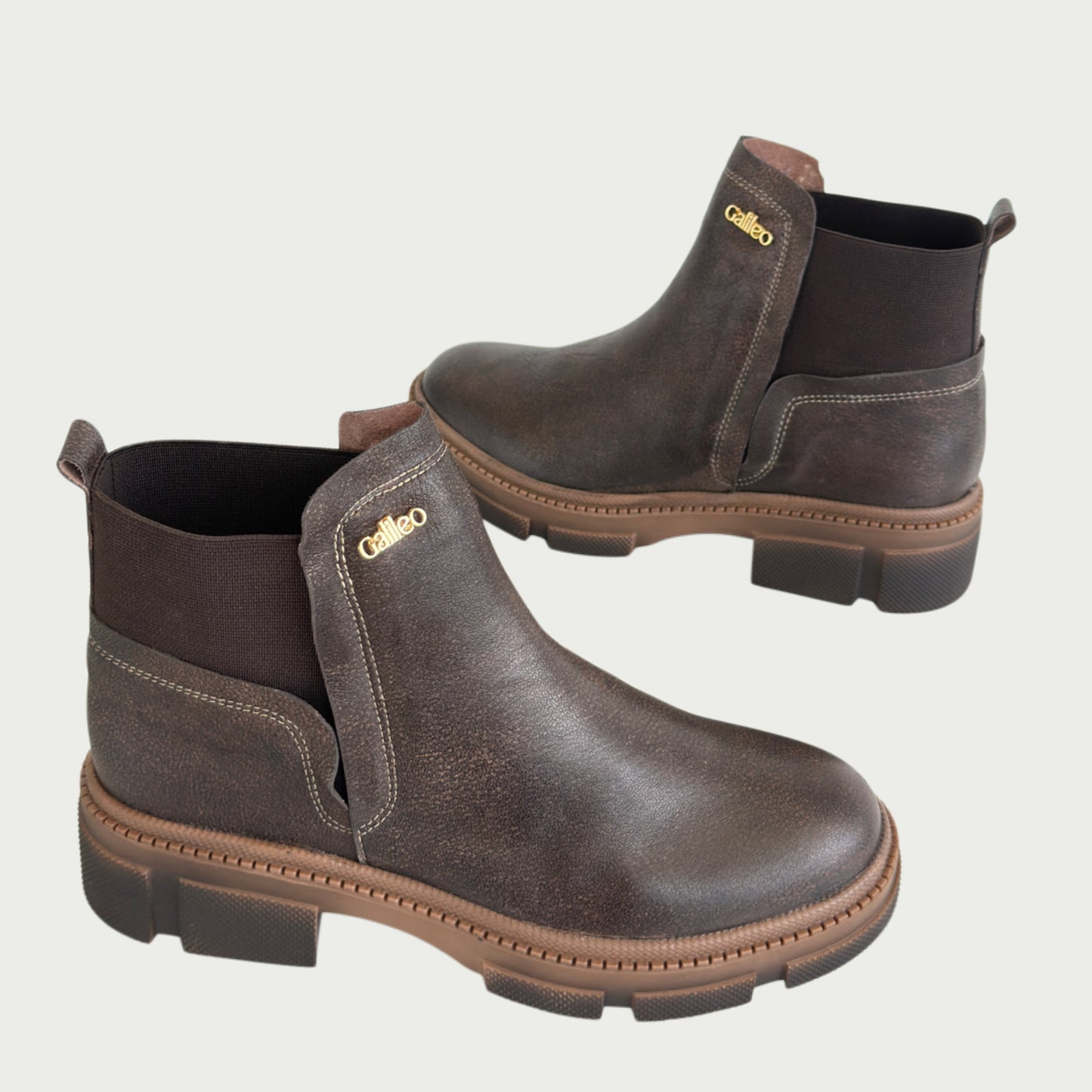 Botines en cuero café Ref: 1579ZPCF