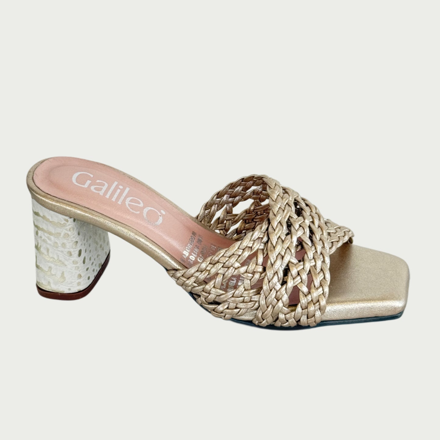 Sandalias en cuero dorado Ref: 6068NPO7