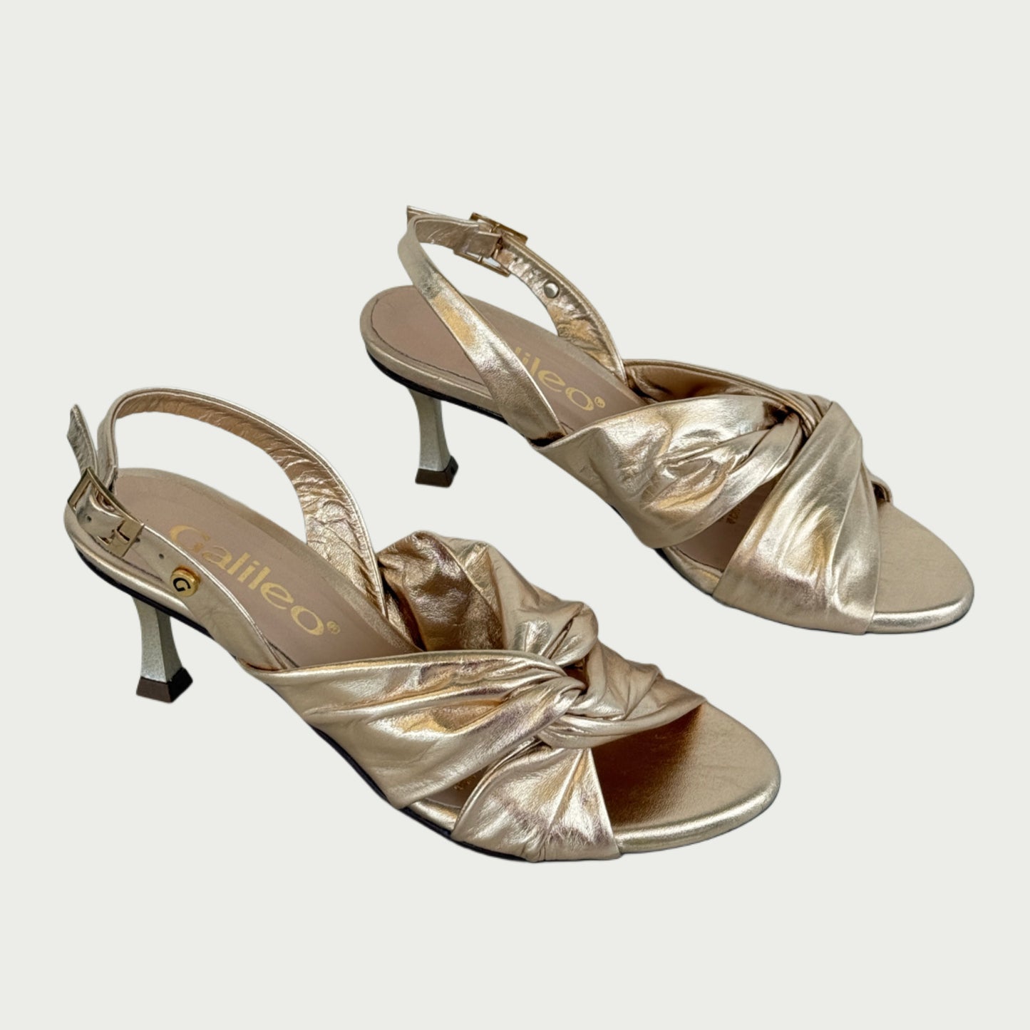 Sandalias en cuero oro Ref: 9729WPOR