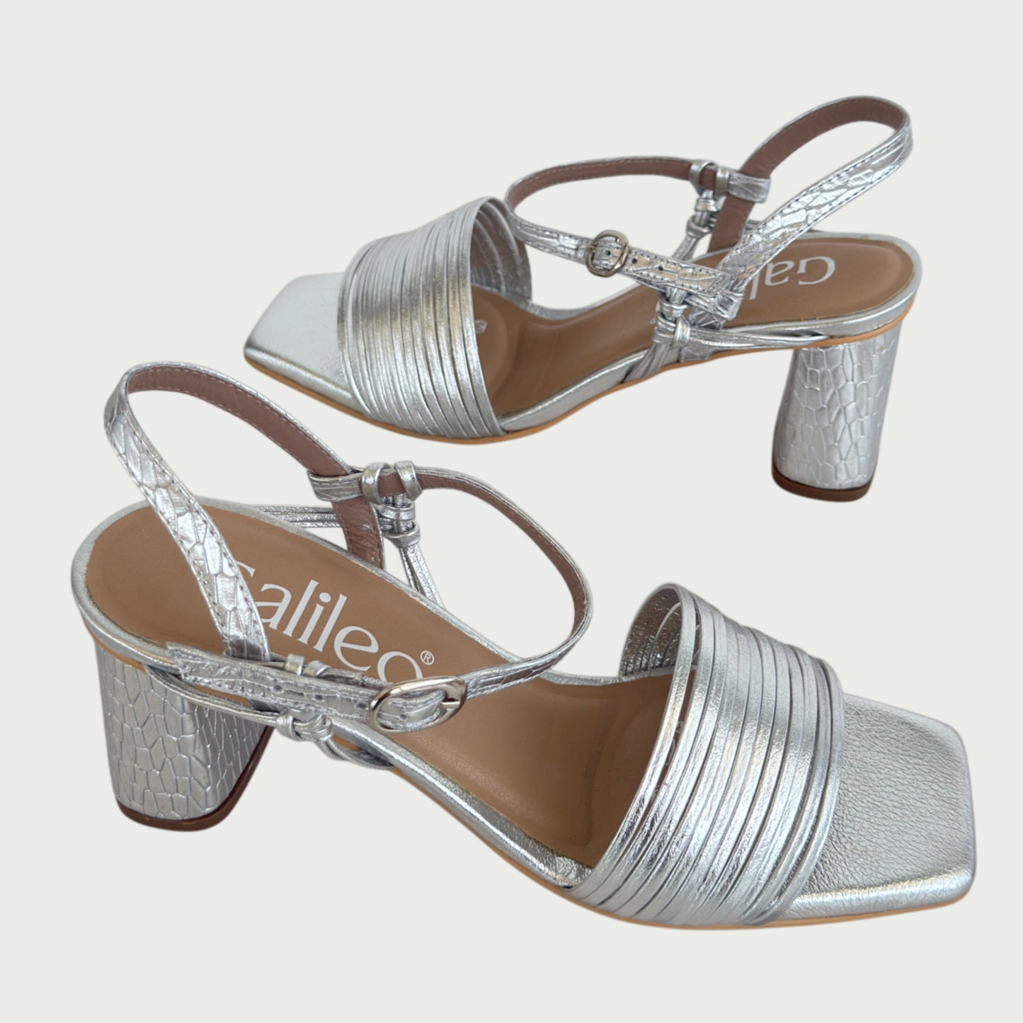 Sandalias en cuero plateado Ref: 80463ZPLA
