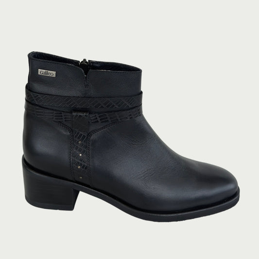 Botas en cuero negro Ref : 6338NPN35