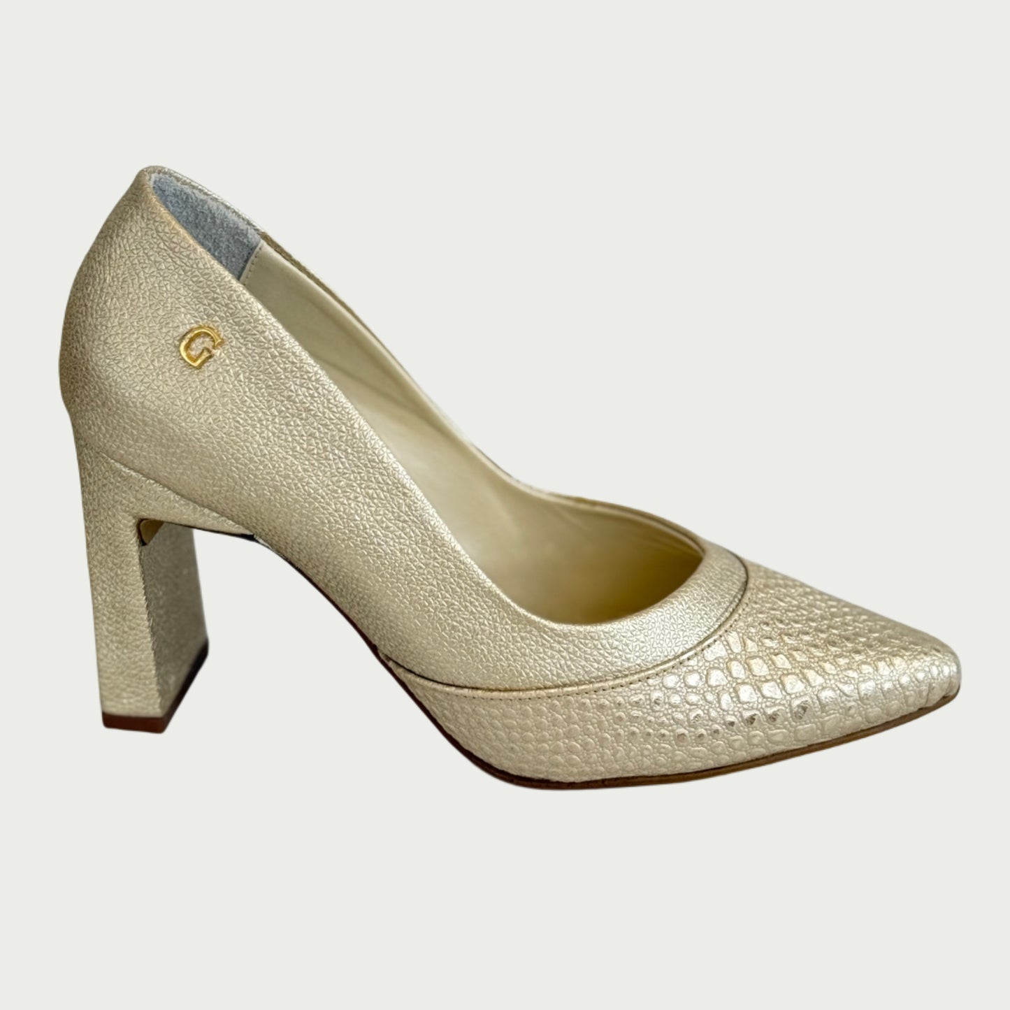 Zapatos en cuero folia x oro Ref: 5756WPOR