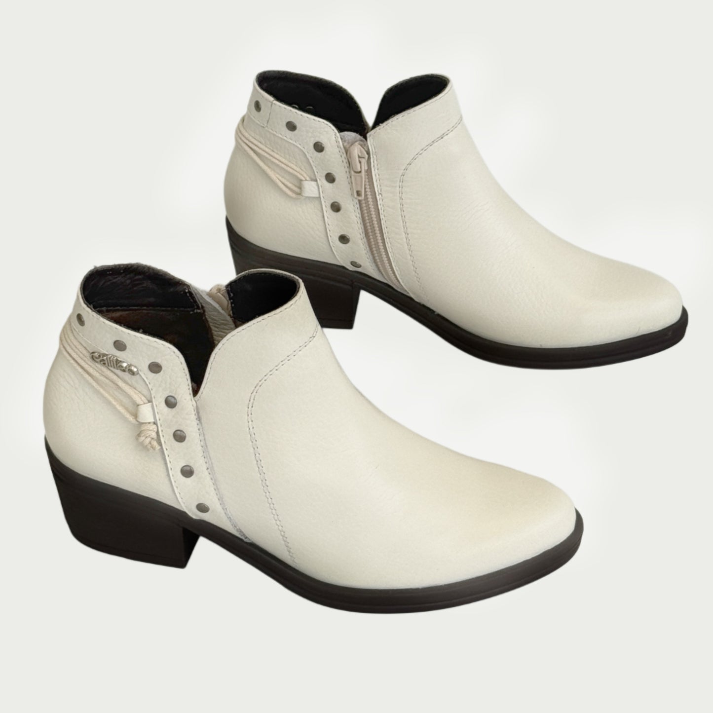 Botines en cuero crema Ref: BENETOZCR