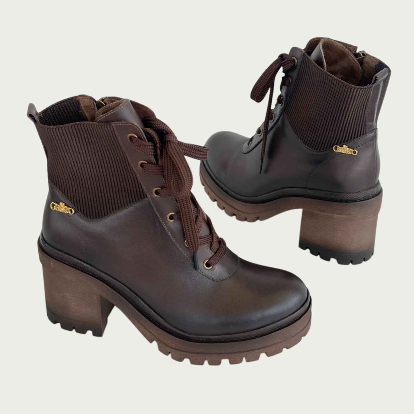 Botines en cuero  café Ref: ANAZPCF