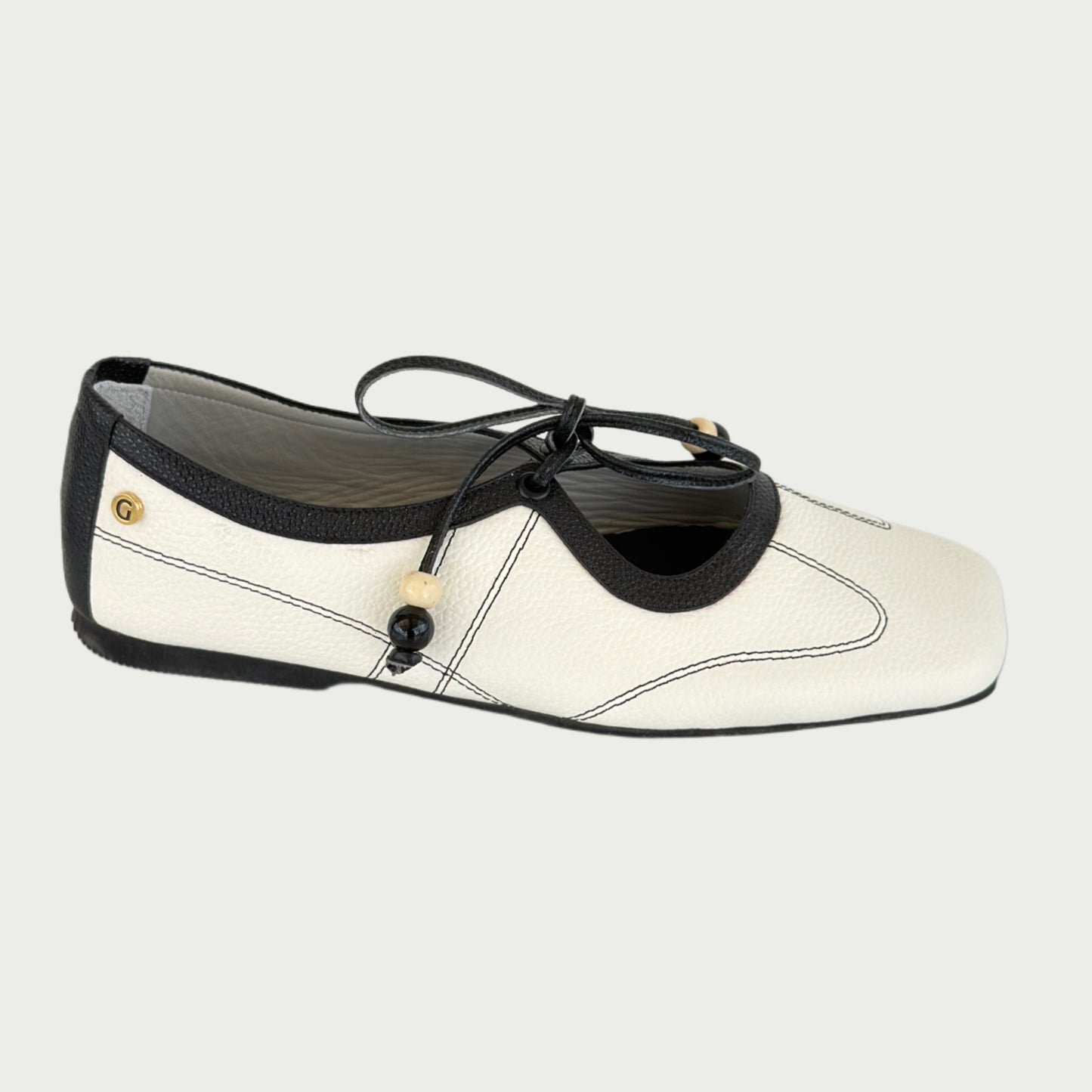 Baletas bailarinas en cuero beige x negro Ref: 500