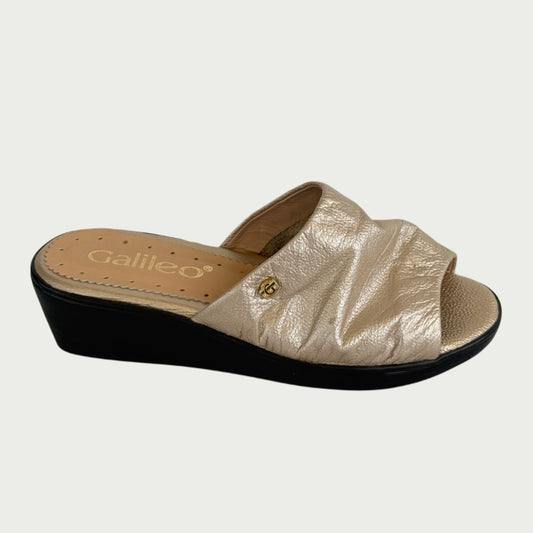 Sandalias en cuero oro Ref: 4118WO5