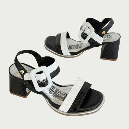 Sandalias en cuero blanco x negro Ref: NAIRIXP G4