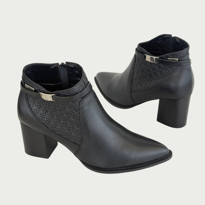 Botines en cuero negro Ref: BELMAWPCO4
