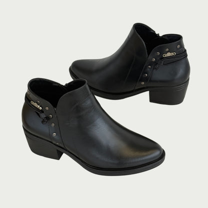 Botines en cuero negro Ref: BENETOZPN
