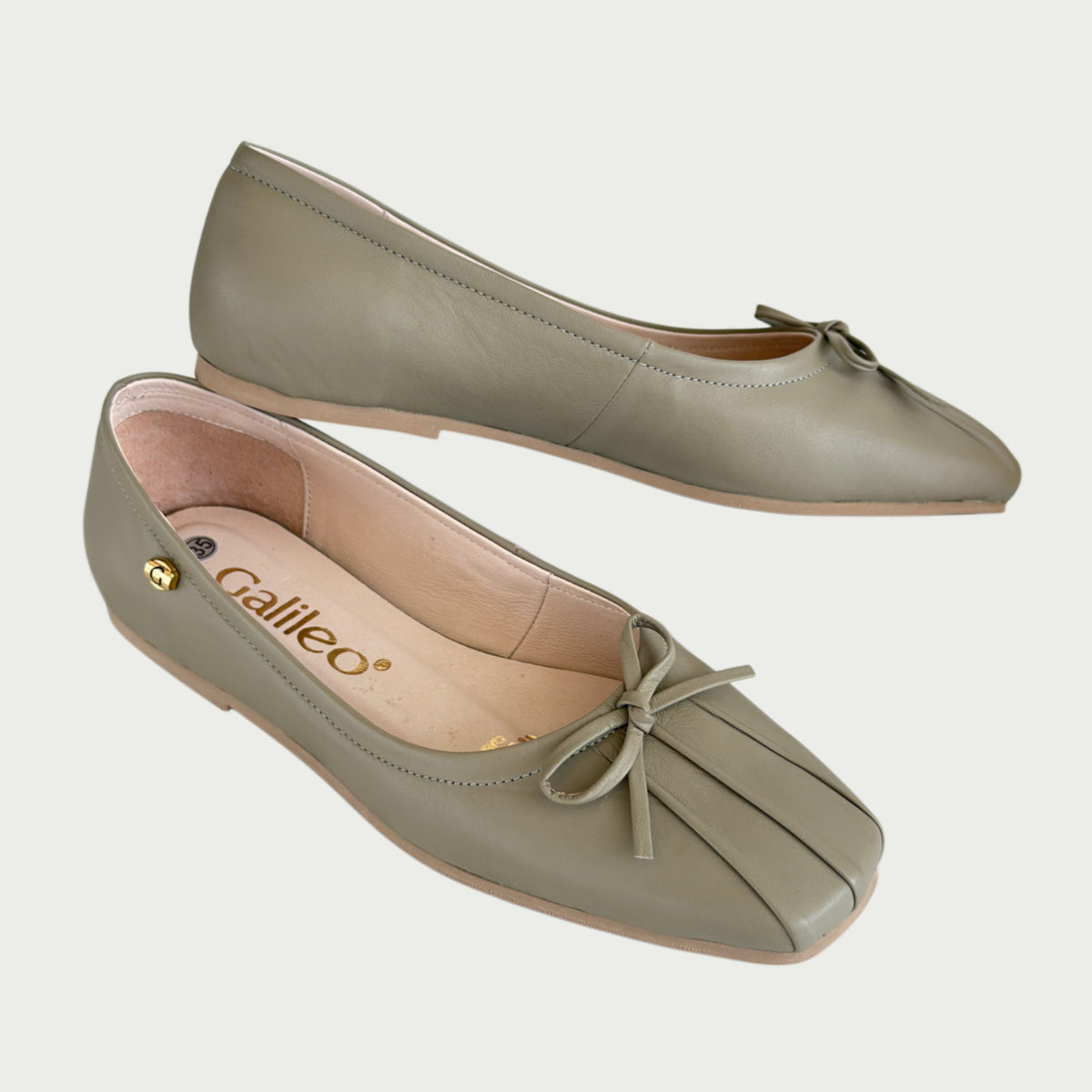 Baleta en cuero verde sabia Ref: PC120ZPVE