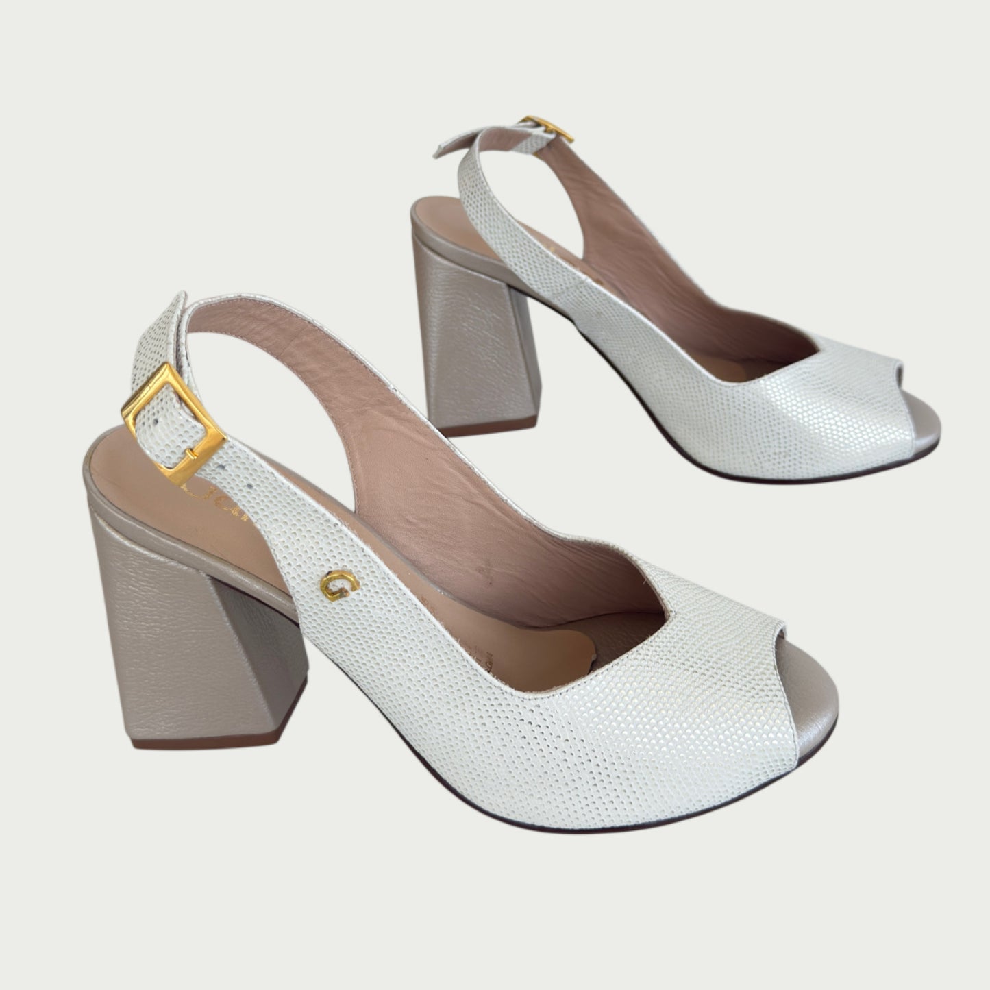 Sandalias en cuero beige Ref: 3182MPBK6