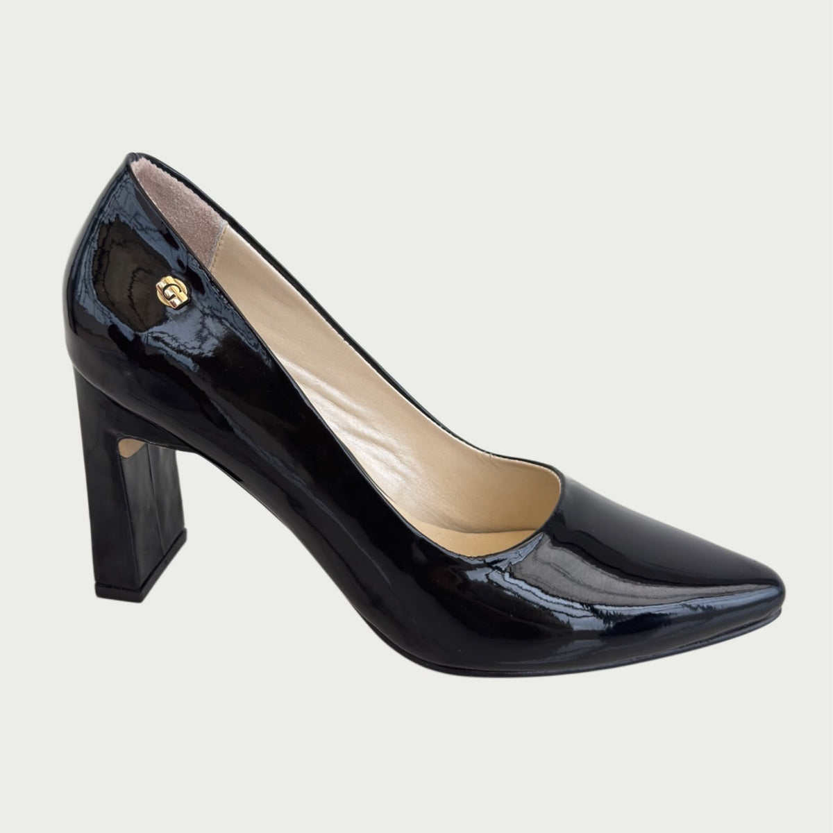 Zapatos en cuero charol negro Ref: 4750APNC