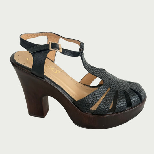 Sandalia en cuero negro Ref : 5205NGN39