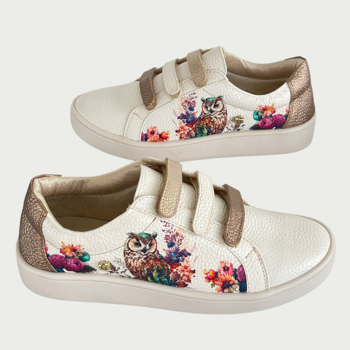 Tenis en cuero beige estampado búho multicolor Ref: T014APBU