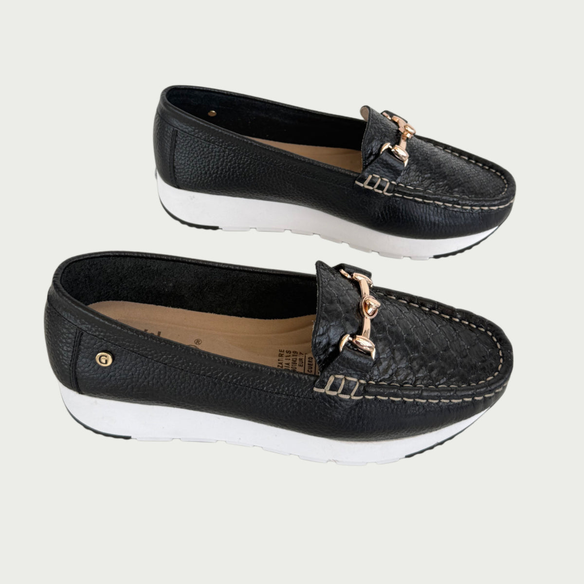 Mocasines en cuero negro Ref: MOCASAPNG