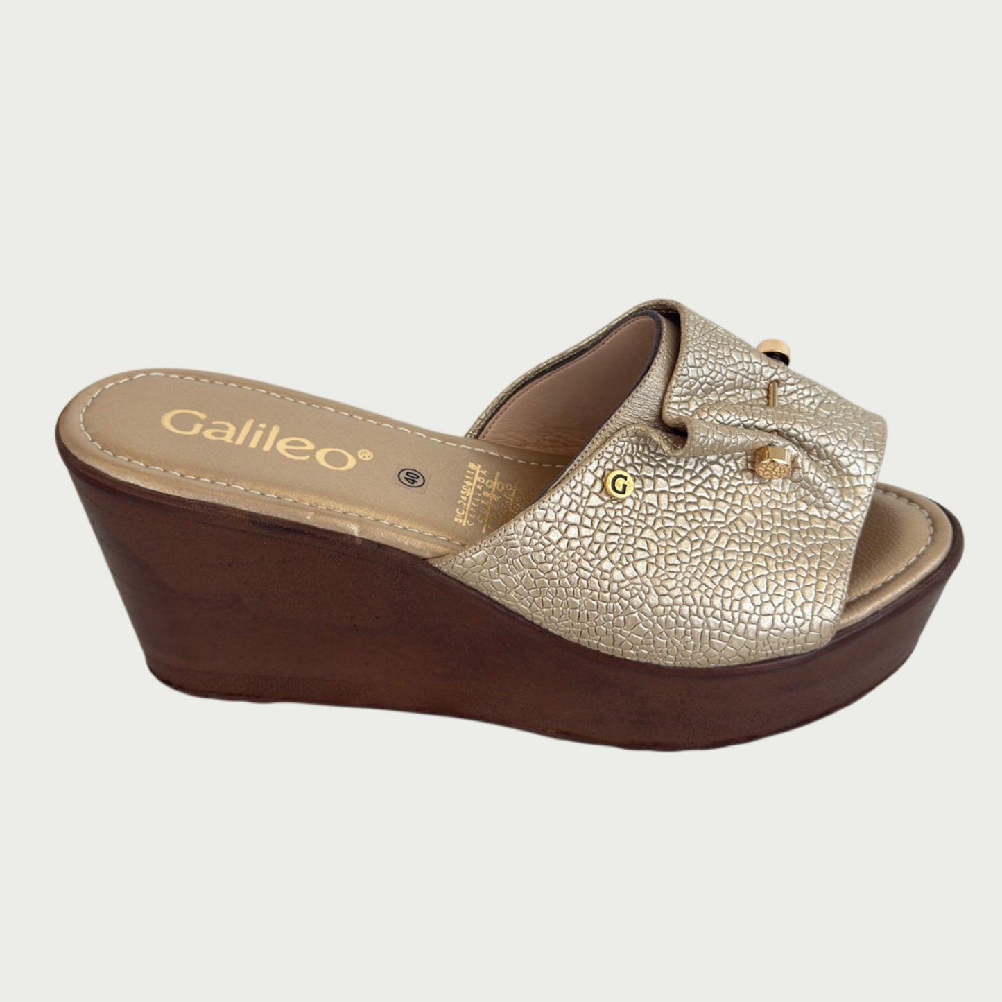 Sandalias en cuero dorado Ref: 806MOD