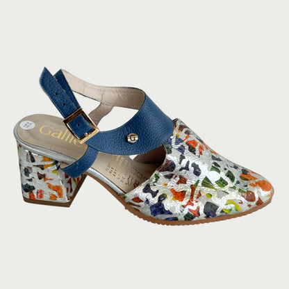 Tacones en cuero folia azul