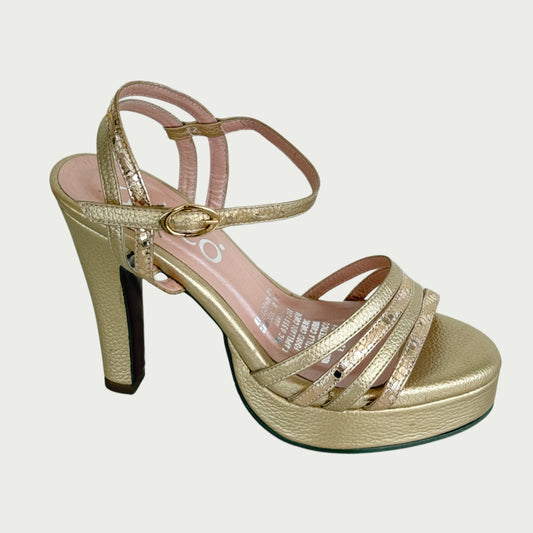 Sandalias en cuero dorado Ref: 6059NPO