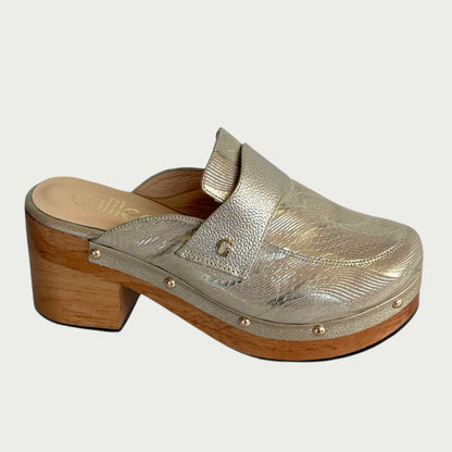 Zuecos en cuero dorado Ref: 1272WPOR