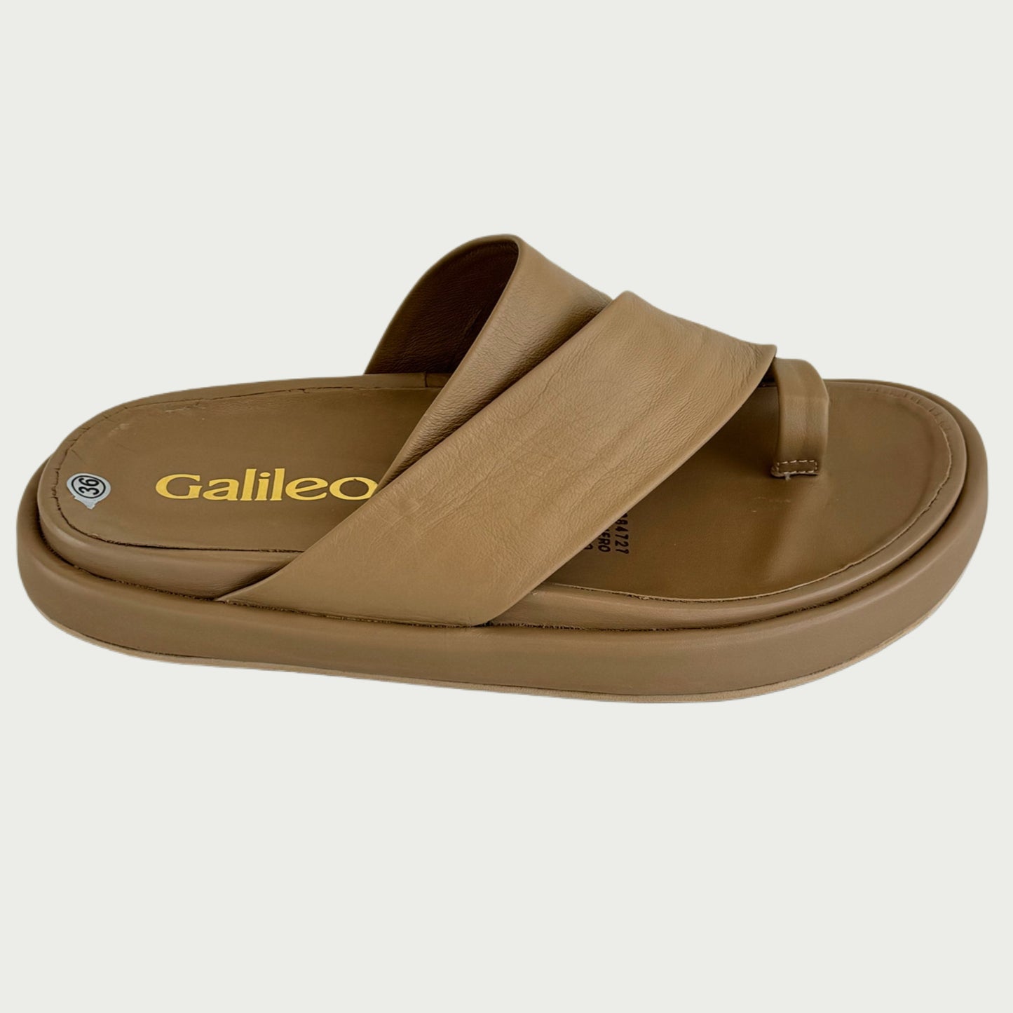 Sandalias en cuero pardo Ref: 7962NPP