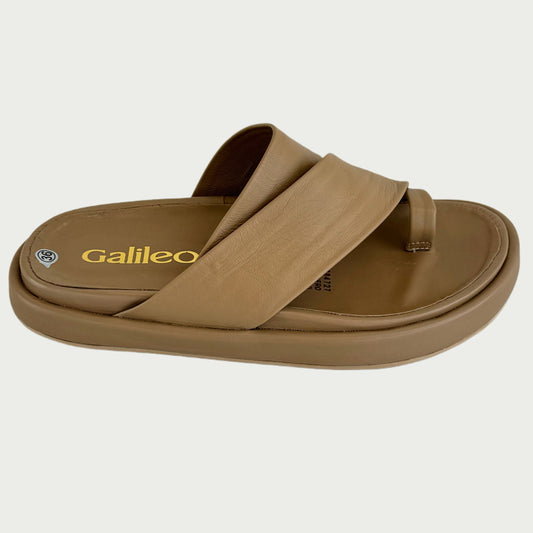 Sandalias en cuero pardo Ref: 7962NPP