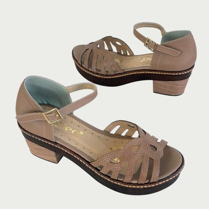 Sandalias en cuero canela Ref: S90NPCA39