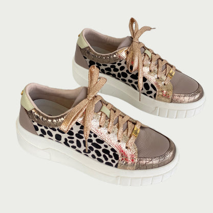 Tennis en cuero dorado x animal print Ref. C505NPMC