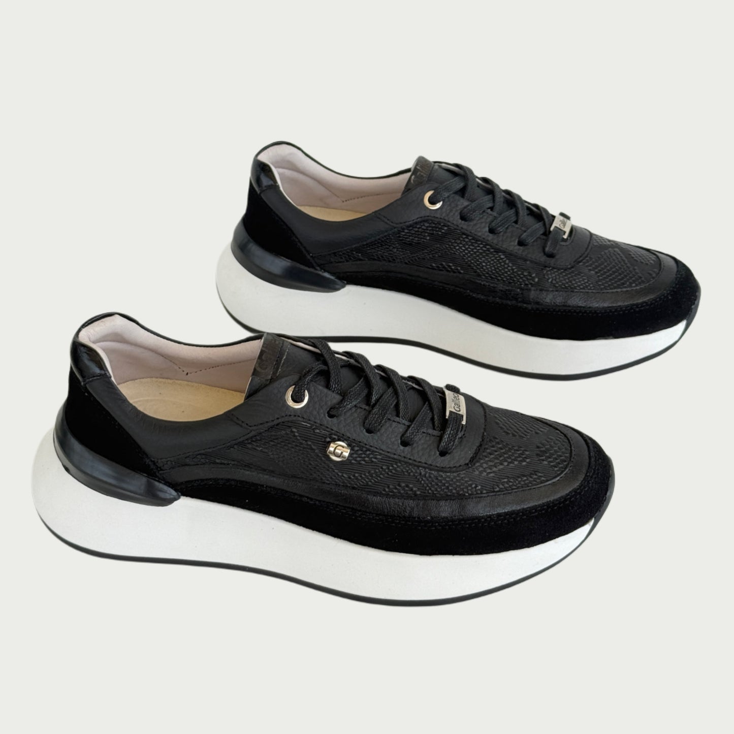 Tenis en cuero negro Ref: SD121