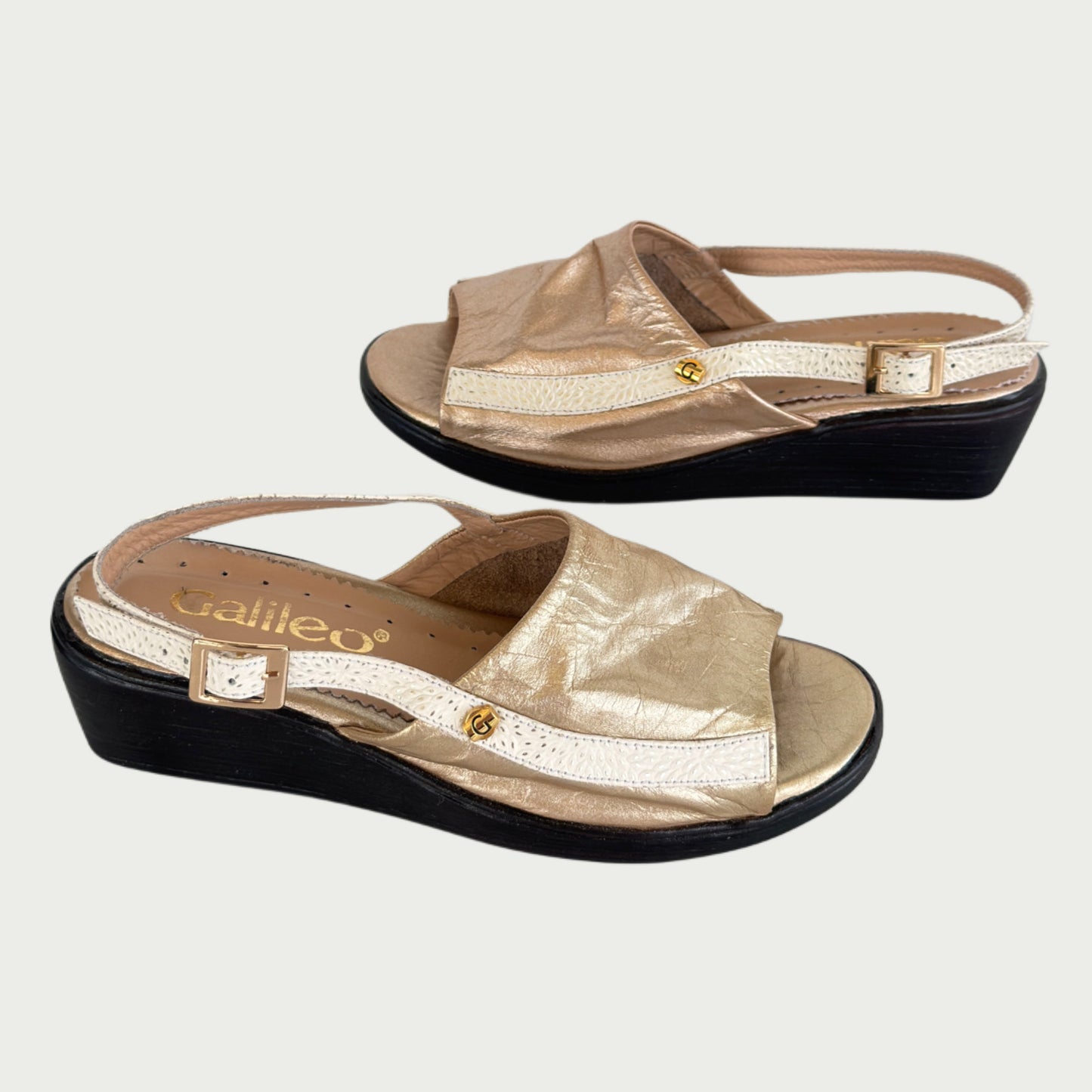 Sandalias en cuero dorado Ref: 4133NPO35