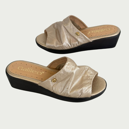 Sandalias en cuero oro Ref: 4118WO5