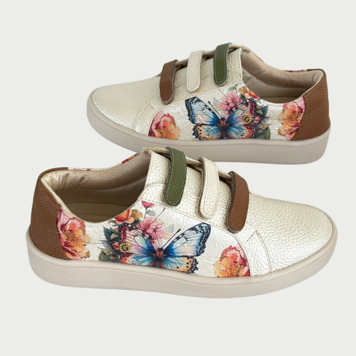 Tenis en cuero beige estampado mariposa Ref: T014APMAR