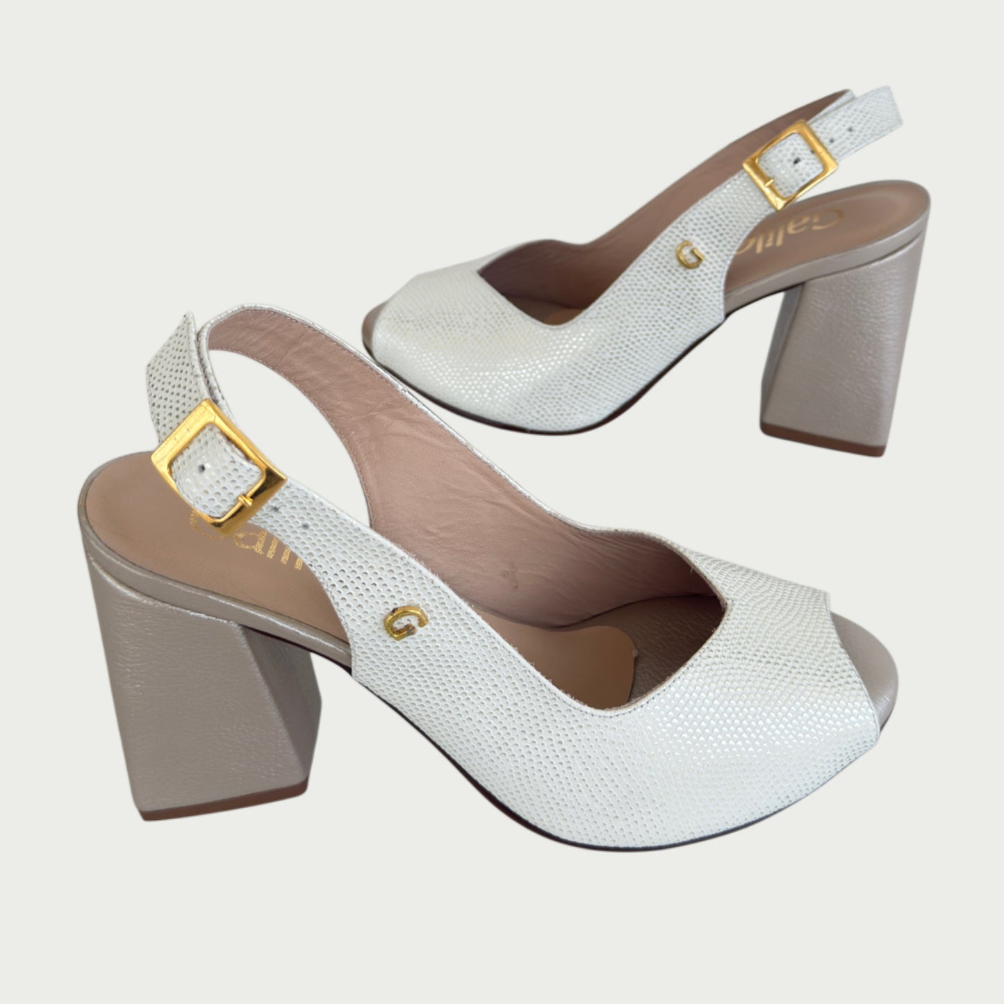 Sandalias en cuero beige Ref: 3182MPBK6
