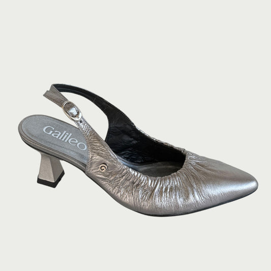 Zapato en cuero folia plata Ref: 700WP