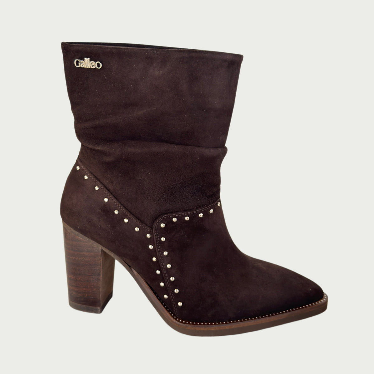 Bota caña media en cuero gamuzado chocolate Ref: 6476JZCH