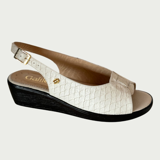 Sandalias en cuero beige Ref:4132MP053