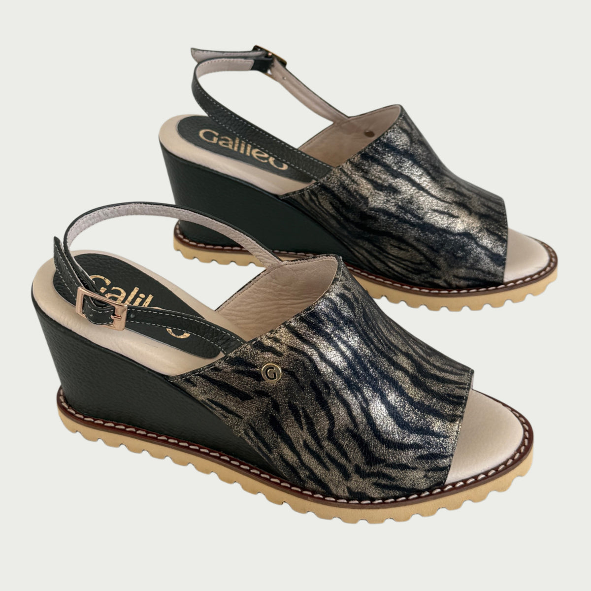 Sandalias en cuero verde Ref: 1658APVE