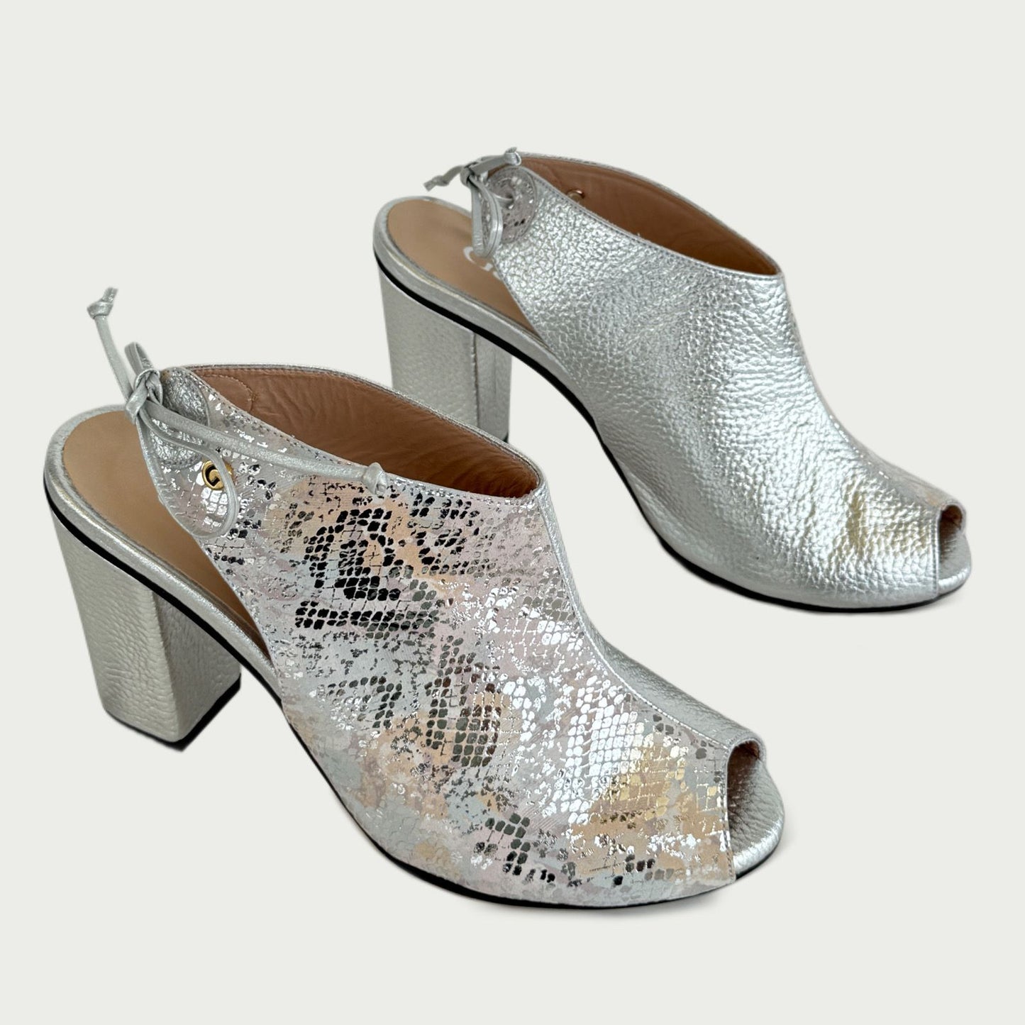 Sandalia en cuero plata x folia Ref: 9705XPPL