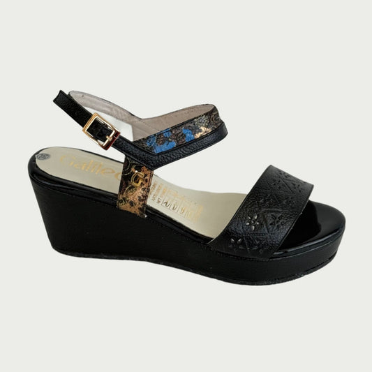 Sandalias en cuero negro Ref: PN820XPN