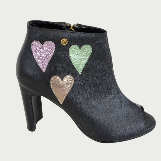 botin en cuero negro x corazones Ref: CORANYN4