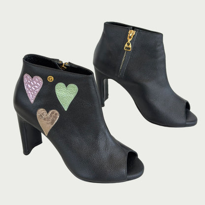 botin en cuero negro x corazones Ref: CORANYN4