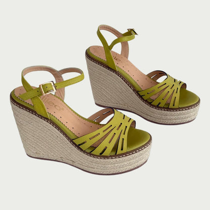 Sandalias en cuero verde lima Ref: 9630NGV