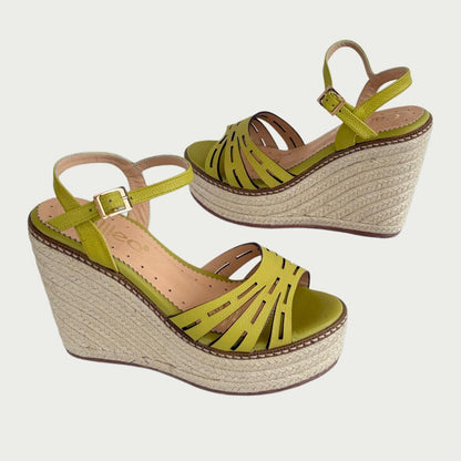 Sandalias en cuero verde lima Ref: 9630NGV