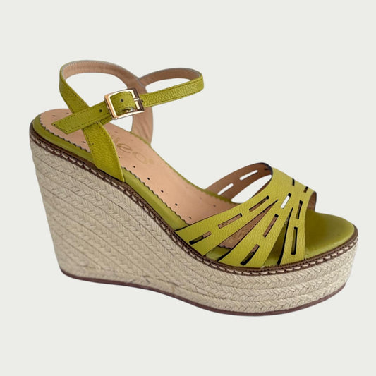 Sandalias en cuero verde lima Ref: 9630NGV