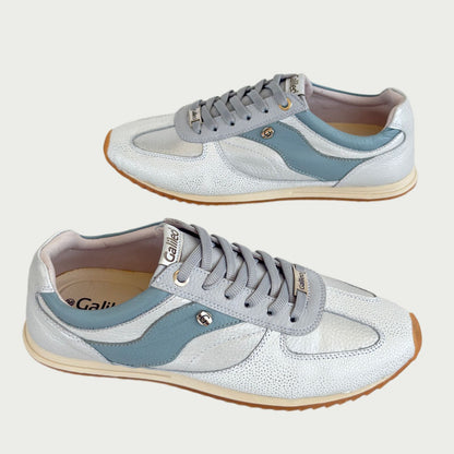 Tenis en cuero plata x azul Ref: B-04